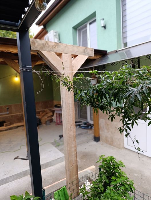 Продавам 2бр дървени конзоли за Навес ,Простир ,Кладенци