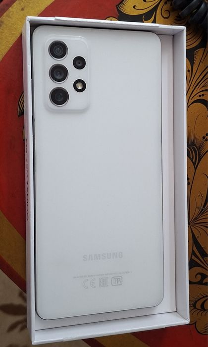Продам Samsung a-72 смартфон