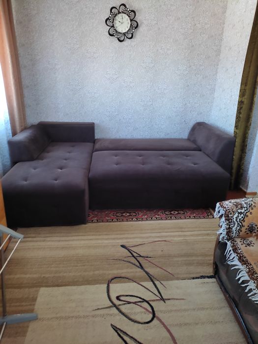 Продается угловой диван .