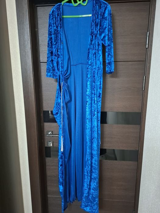 Продаются 3 шикарных платья