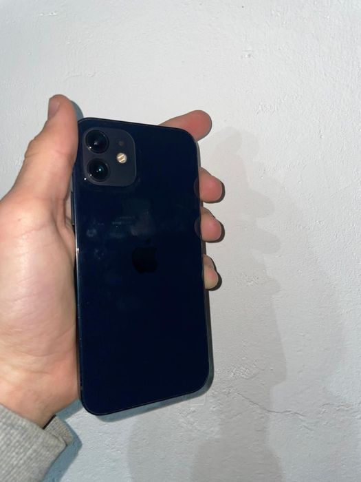 Продам айфон 12 128гб