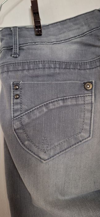 Pantaloni Denim Blugi culoare Gri masura 27