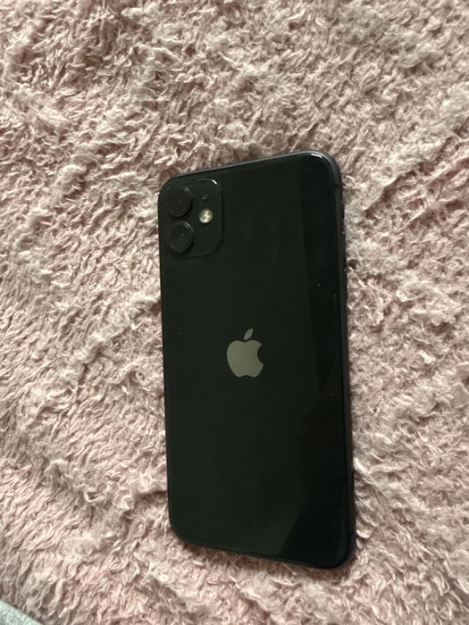 Айфон 11 64 гб .