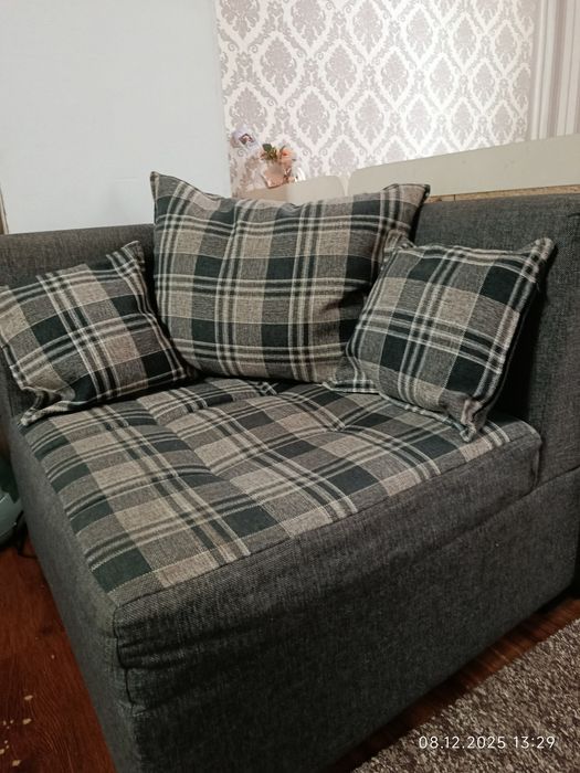 Свой сборный диван в хорошем состоянии