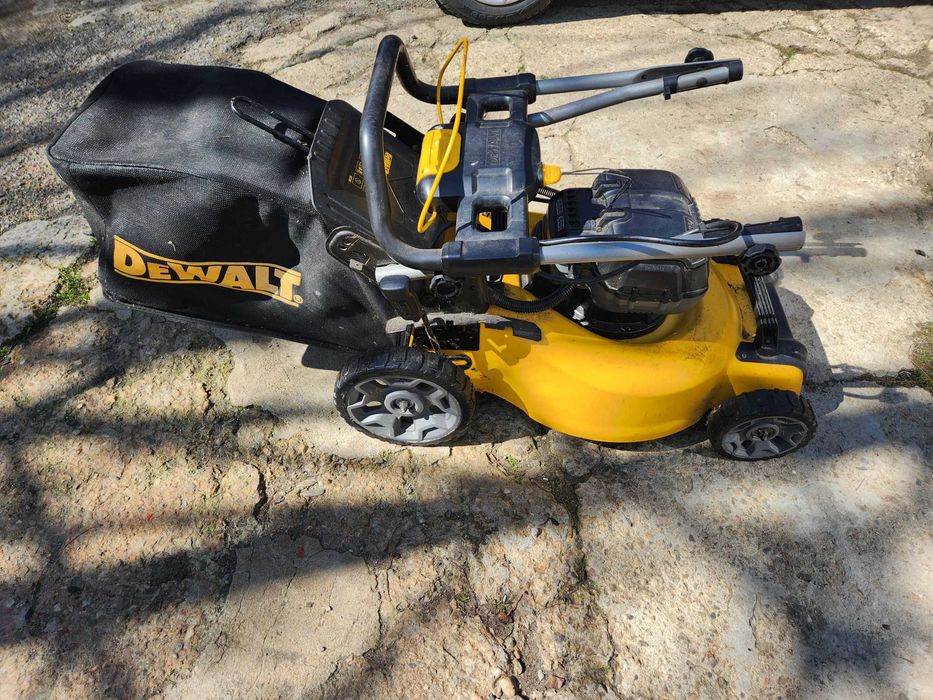 DEWALT Акумулаторна косачка DCMW564N, 2x18 V, 48 см, без батерия и зар