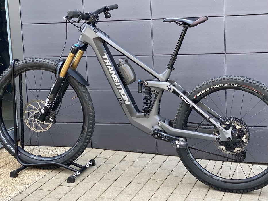 Висок клас Enduro E-bike Transition Relay