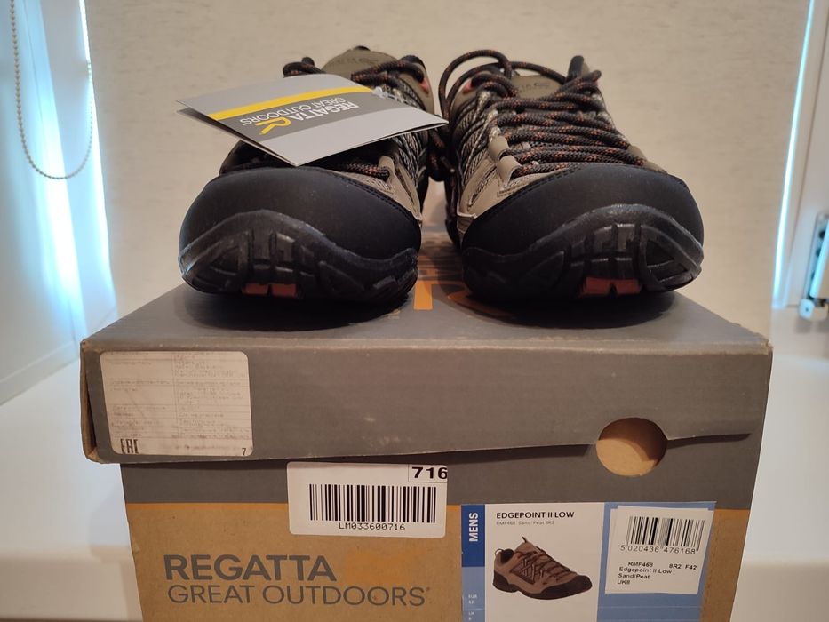 Кроссовки для прогулок