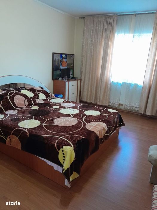 Apartament 3 camere, etaj 2, centrala pe gaz