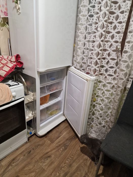 Холодильник Бирюса