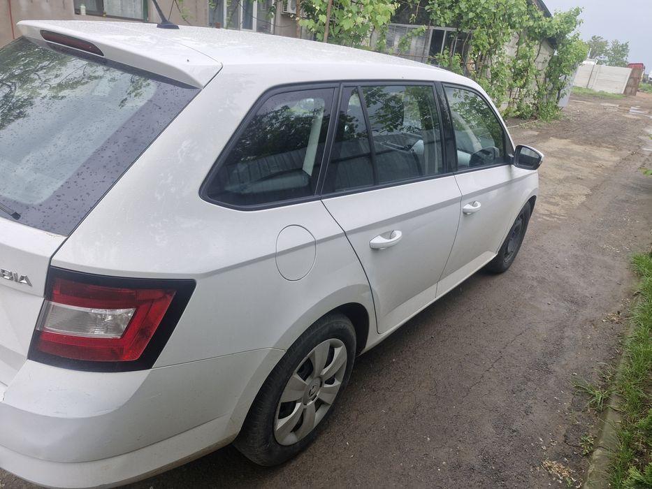 SKODA Fabia 2017 — imagine 3