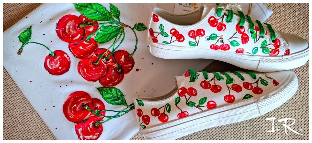 Рисувани комплект кецове и тениска с череши