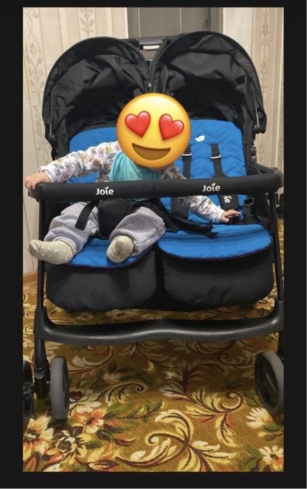 Коляска егіздердікі