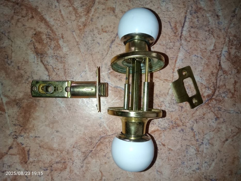 Продам ручку с замками!