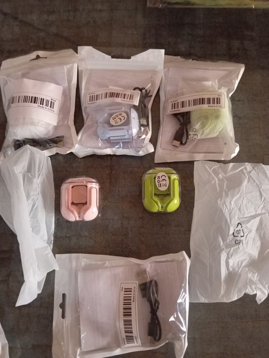 Наушники разного