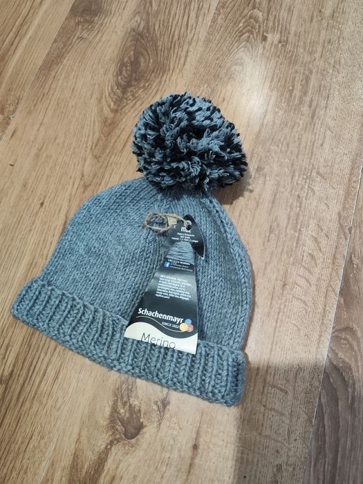 Căciulă damă din lână merino