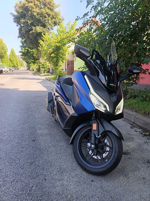 Honda Forza 125,15 cp,