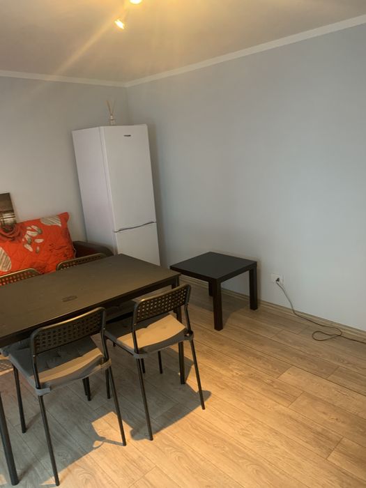 Privat inchiriez casa