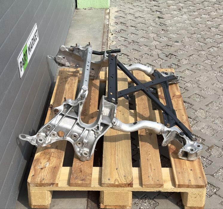 Преден мост AUDI A4 B8 A5 8T 8T0399315H 8T1399345G