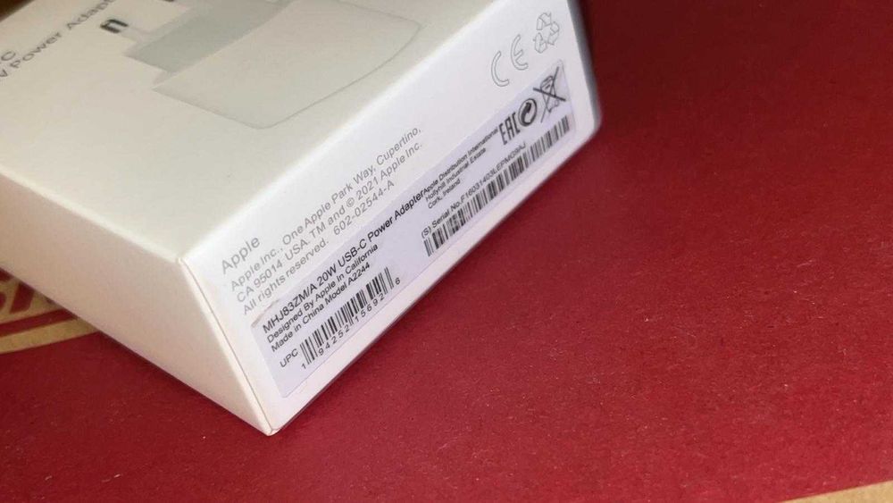 Vand 2 incarcatoare noi si sigilate pentru iPhone doar in Timisoara