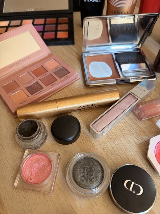 Лот козметика Fenty Huda Armani Dior Natasha Denona Sensai Chanel