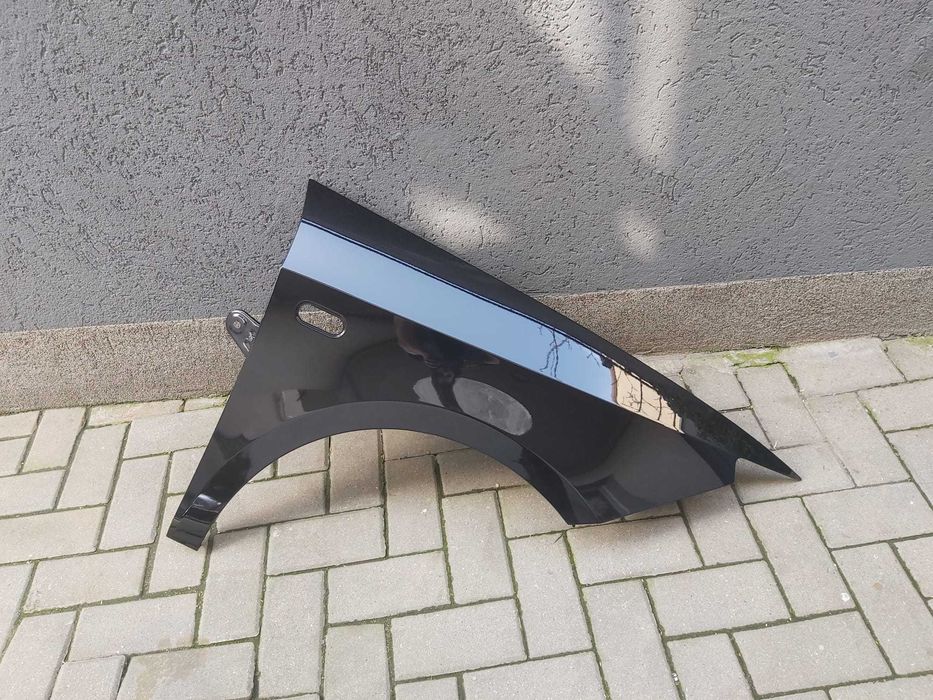 Aripa Fata Dreapta Seat Ibiza An 2008-2012 Vopsita Negru