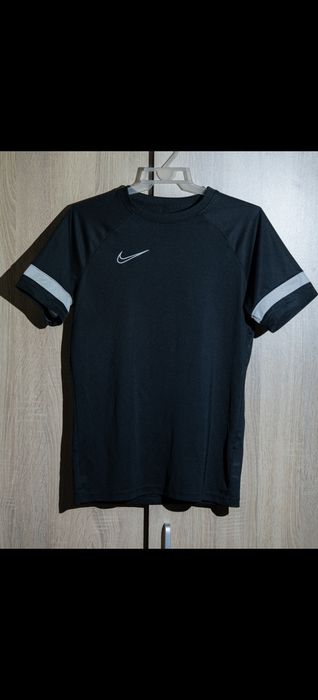 Маркови тениски Louis Vuitton, Pause, Dsq2, Off-White, Nike, Amiri