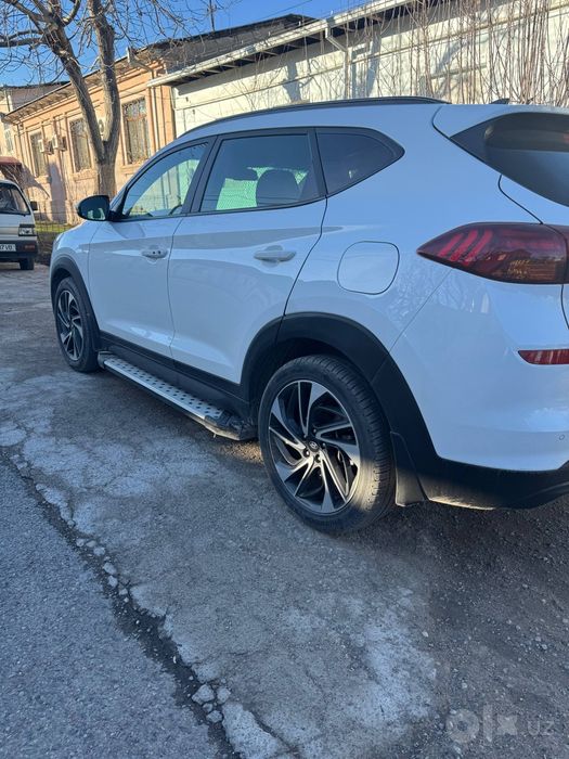 Hyundai tucson sotiladi full pozitsiya