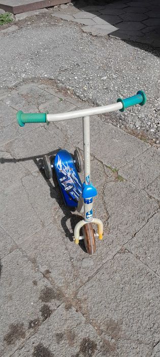 Детска тротинетка малка от 3 до 7 години.