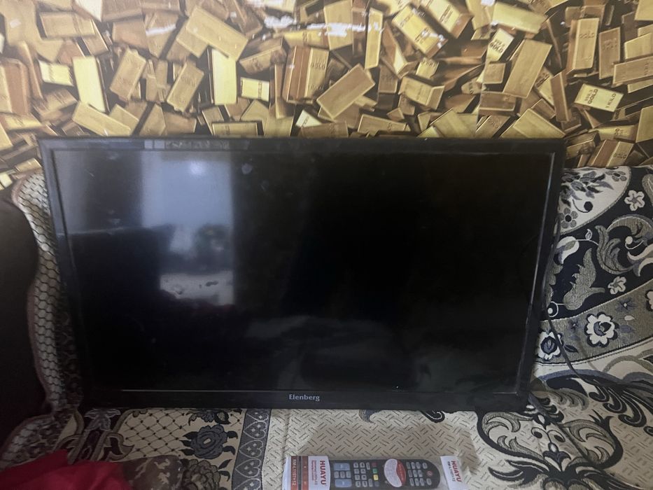 Продам телевизор Elenberk
