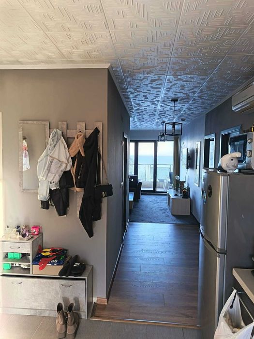 Продавам апартамент  на първо линия на морето в гр. Бяла