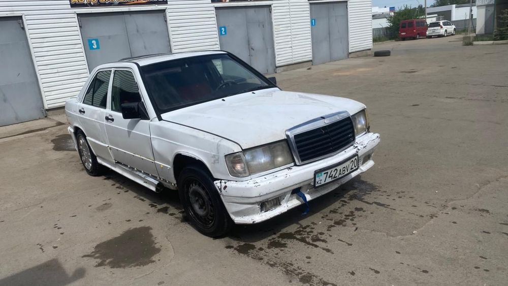 Продам мерседес 190