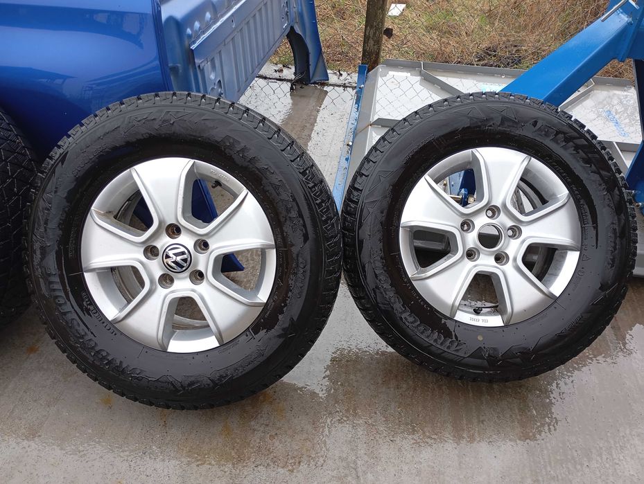 Vând roti complete pe 19 și pe 16 pentru VW Amarok