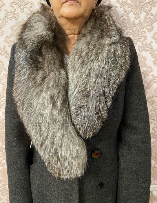 Продаю женские пальто