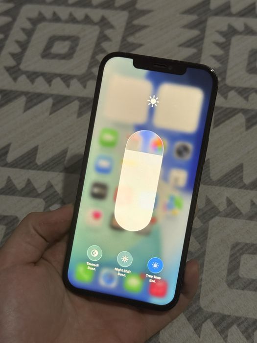 iPhone 12 Pro Max в хорошем состоянии