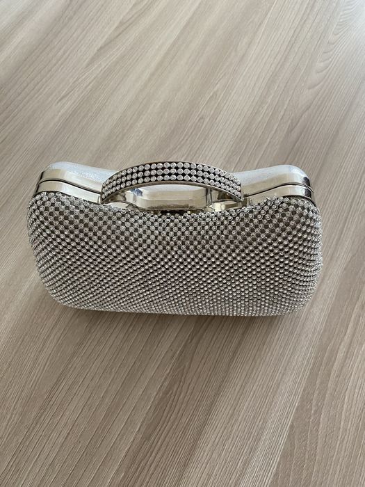 Продаю сумочку клатч