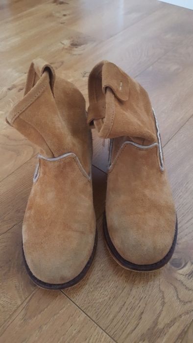 Ghete Zara din piele intoarsa, marimea 30