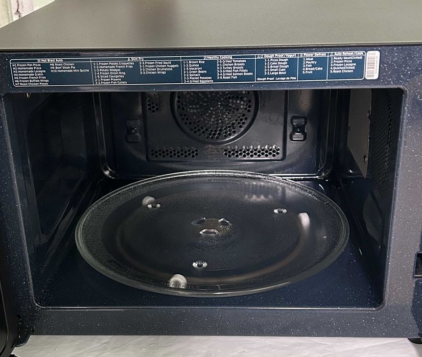 Mикровълнова фурна Samsung 28 l (С горещ въздух и Грил) – 900W