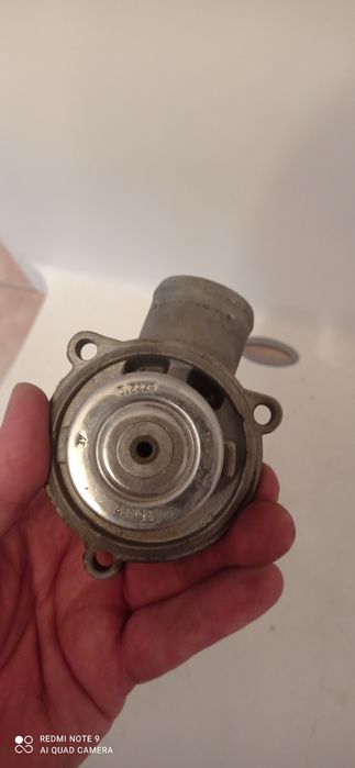 Мерседес. Корпус термостата. Термостат. Мотор 111