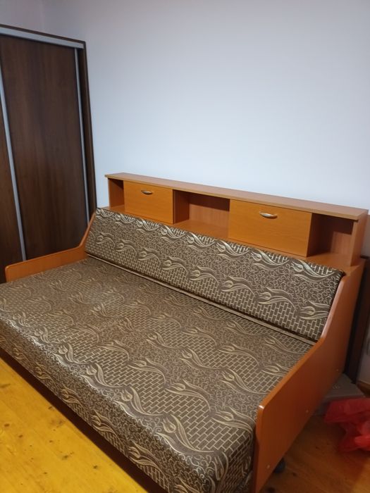 Vând canapea extensibilă