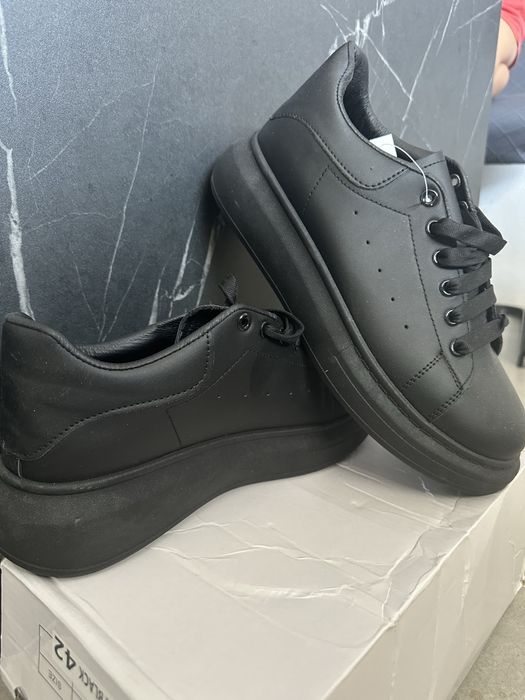 Adidași sport , noi