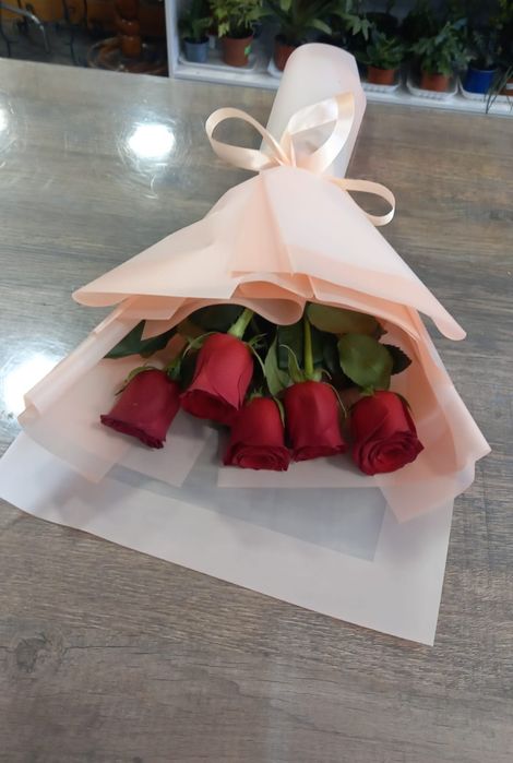 Бесплатная доставка цветы Талдыкорган розы хризантема гипсофила пионы