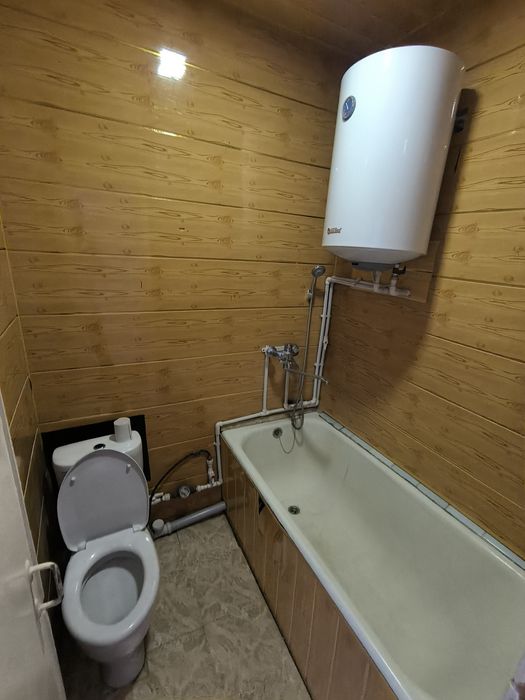 1 ком. В деревянном доме Спутник. Площадь 32 м2 акфа рамы железная две