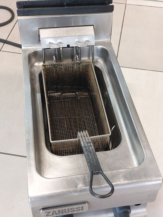 Професионален трифазен фритюрник ZANUSSI – 7-9 литра, неръждаема стома