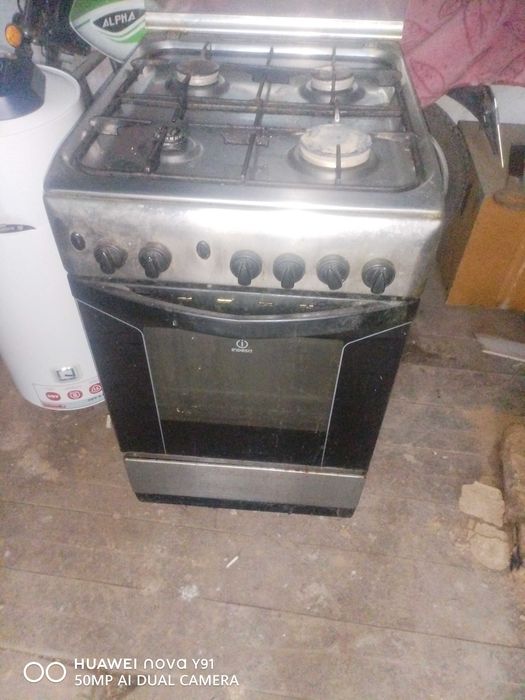 Продам газ плиту