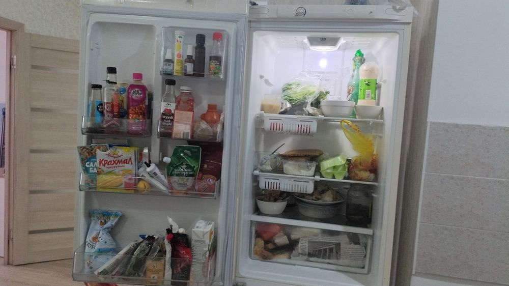Холодильник Жақсы істеп тұр