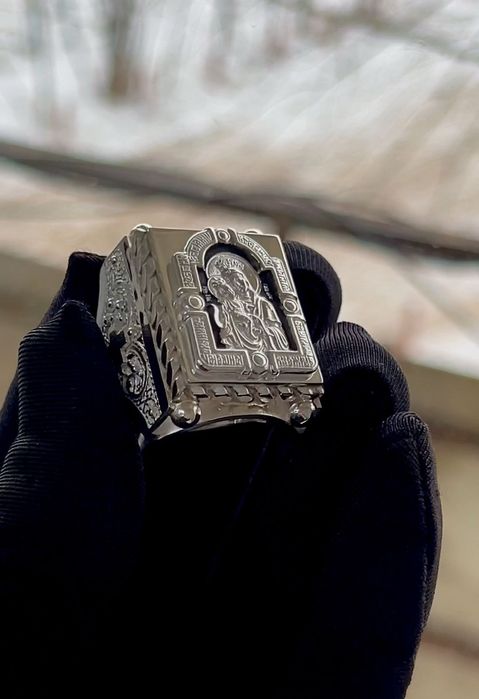 Продам серебряную печатку