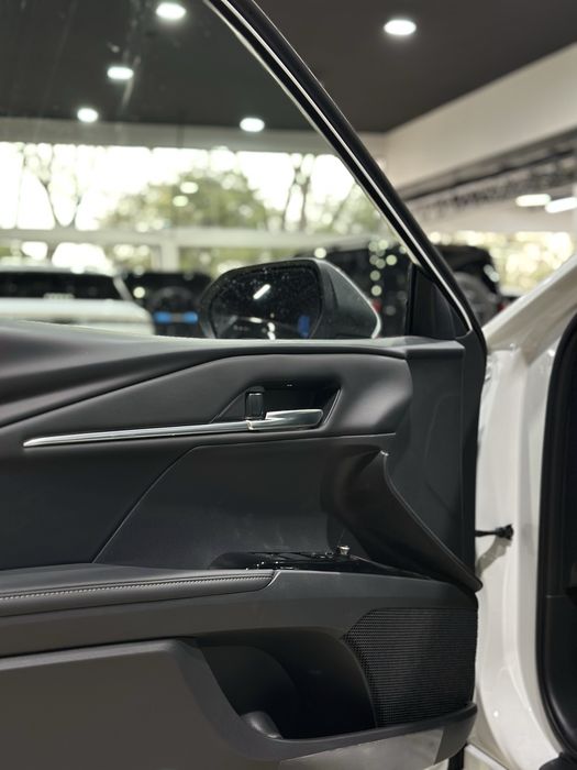 Toyota Camry 80 (Hybrid)