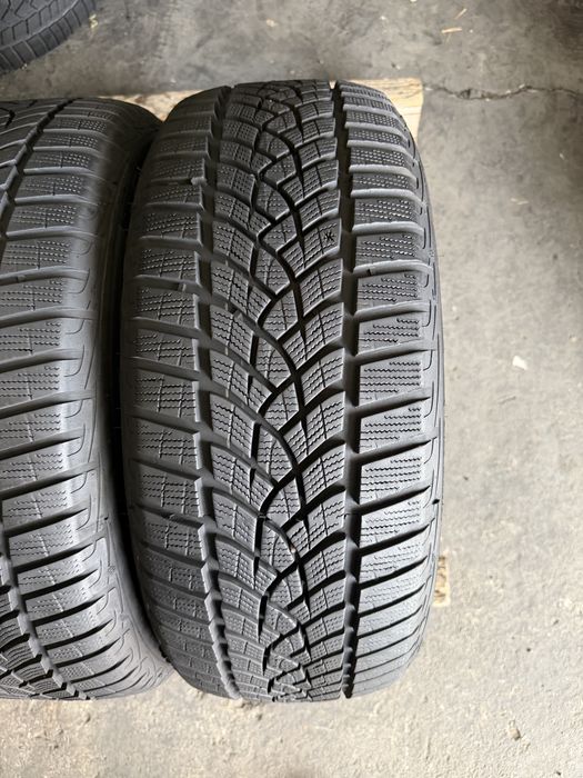 2 anvelope iarna 225/55/17 , GoodYear !