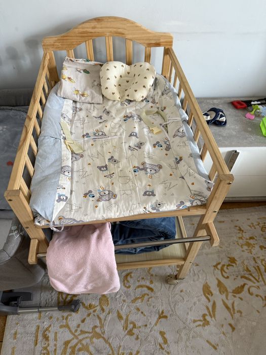 Продам пеленальный столик