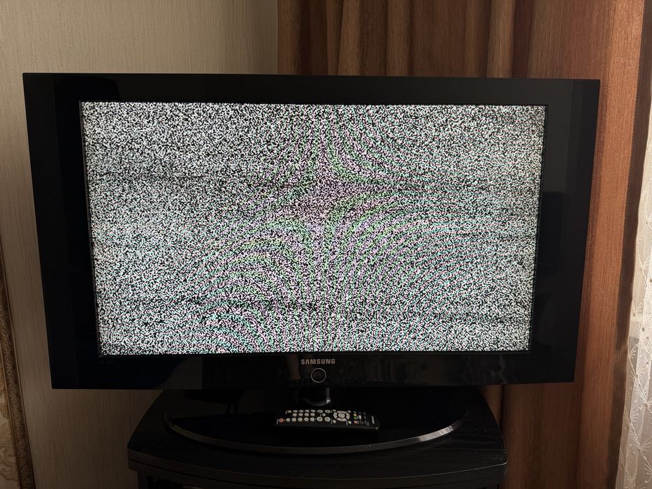 Телевизор Samsung 37” LE37A330J1